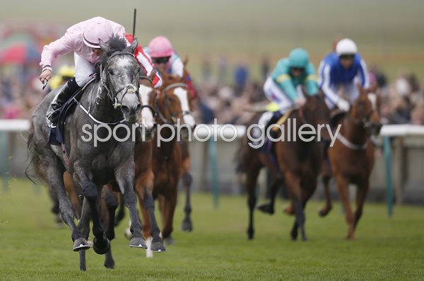 Wayne Lordon & Winter win 1000 Guineas Newmarket 2017