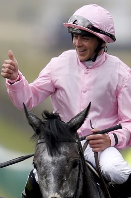 Wayne Lordon & Winter win 1000 Guineas Newmarket 2017