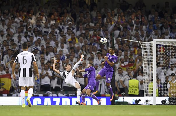 Mario Mandzukic Juventus scores Champions League Final 2017