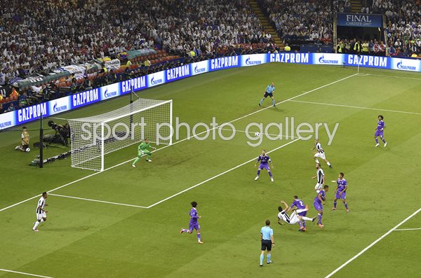 Mario Mandzukic Juventus scores Champions League Final 2017