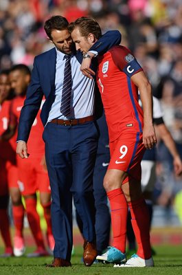 Gareth Southgate & Harry Kane England v Scotland 2017