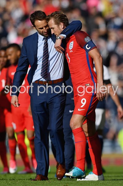Gareth Southgate & Harry Kane England v Scotland 2017