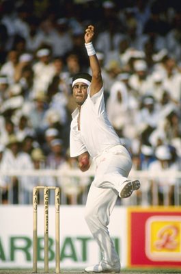 Waqar Younis Pakistan Fast Bowling Legend