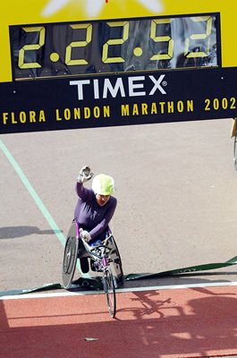 Tanni Grey-Thompson wins London Wheelchair Marathon 2002