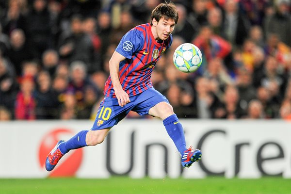 Lionel Messi scores for Barca