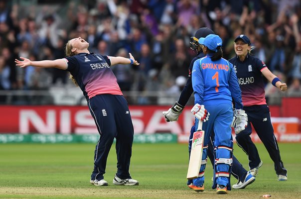 Anya Shrubsole England Winning Wicket World Cup Final 2017