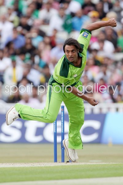 Shoaib Akhtar bowls for Pakistan v Australia 2010
