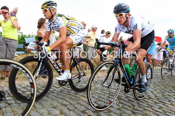 Geraijnt Thomas on Cobbles - Stage Three