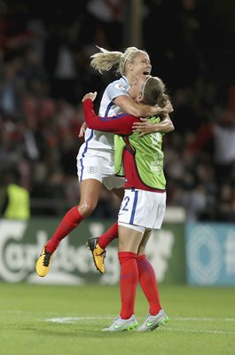 Steph Houghton & Casey Stoney England beat France Euro 2017 