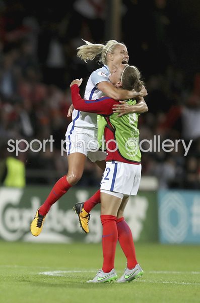 Steph Houghton & Casey Stoney England beat France Euro 2017 