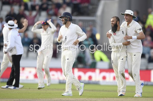 Moeen Ali England winning wicket v South Africa Old Trafford 2017