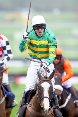 Tony McCoy wins 2012 Gold Cup on Synchronised