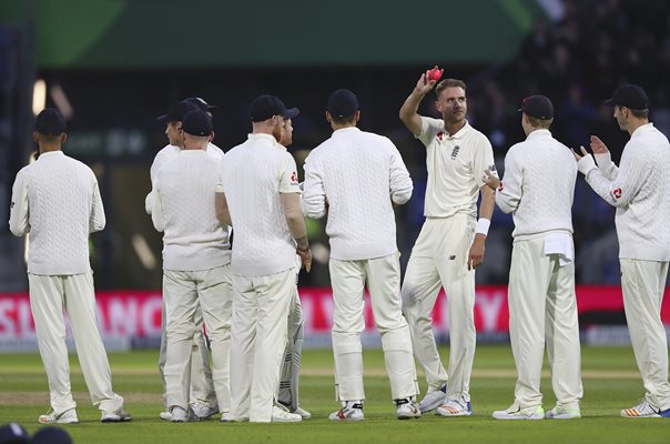 Stuart Broad passes Ian Botham England Wickets List Edgbaston 2017