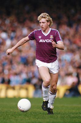 Frank McAvennie West Ham United v Spurs Upton Park 1986