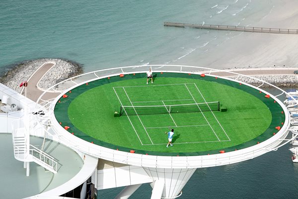 Andre Agassi v Roger Federer Burj Al Arab Helipad Dubai 2005