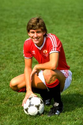 Bryan Robson Manchester United Old Trafford 1983