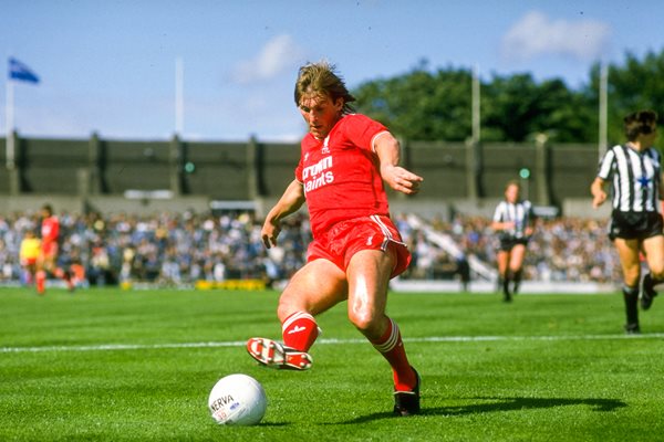 Kenny Dalglish Liverpool v Newcastle St James' Park 1985