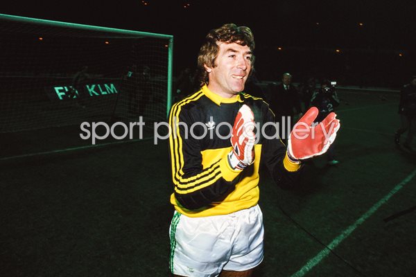 Pat Jennings Northern Ireland v England Wembley 1986