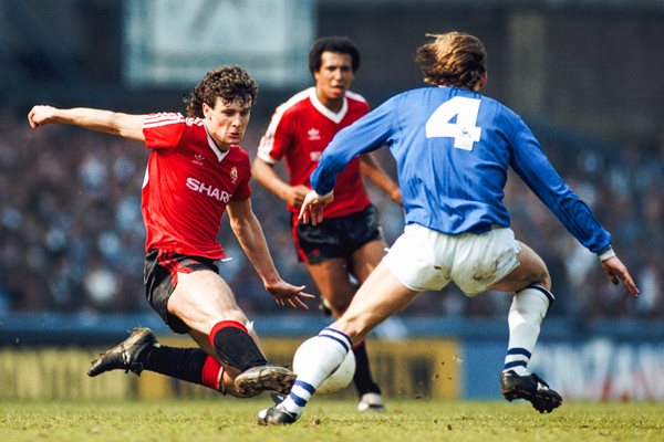 Mark Hughes Manchester United v Everton Goodison Park 1984