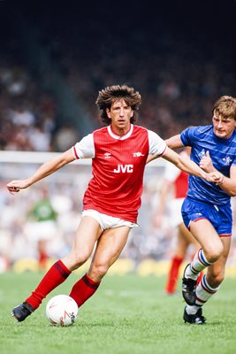Paul Mariner Arsenal v Chelsea Highbury 1984