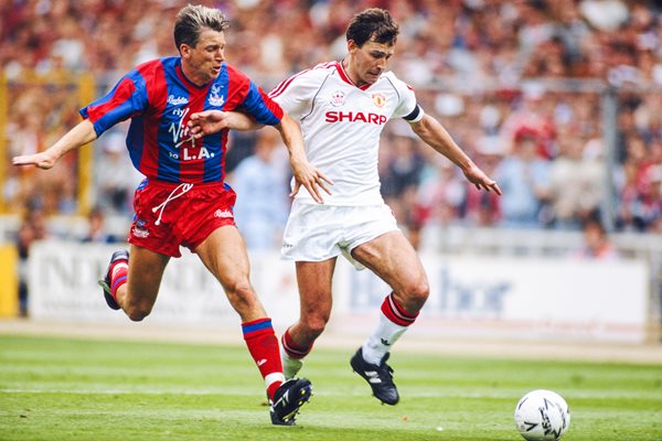 Alan Pardew Crystal Palace v Bryan Robson Manchester United FA Cup Final 1990