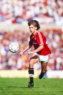 Jesper Olsen Manchester United v Chelsea Old Trafford 1987