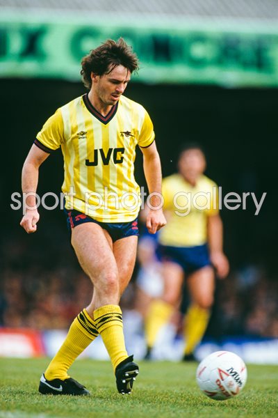 Charlie Nicholas Arsenal v Leicester City Division One 1984