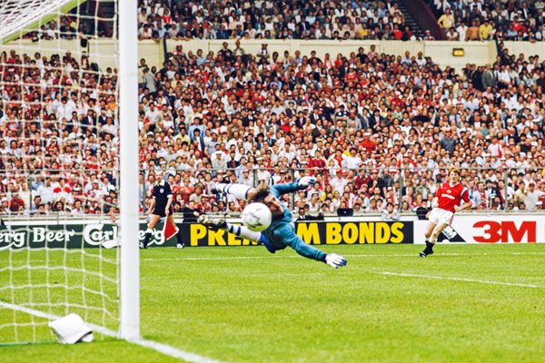 Norman Whiteside scores winner Manchester United v Everton FA Cup Final 1985