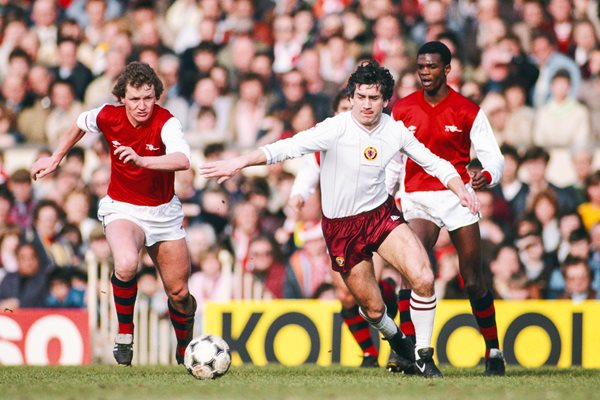 Peter Nicholas Arsenal v Dennis Mortimer Aston Villa FA Cup 1983