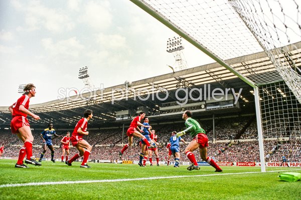 Lawrie Sanchez scores Wimbledon FA Cup winner v Liverpool 1988
