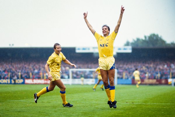 Graeme Sharp celebrates Wimbledon v Everton Divison One 1986