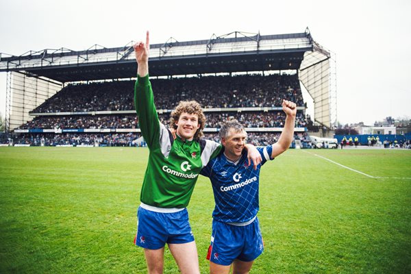 David Beasant & captain Graham Roberts Chelsea celebrate Promotion 1989