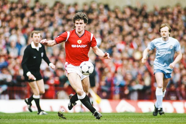 Mark Hughes Manchester United v Manchester City Division One 1986