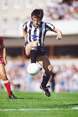 Peter Beardsley Newcastle United v Liverpool 1985