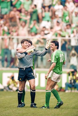 Pat Bonner Republic of Ireland v Romania World Cup 1990 