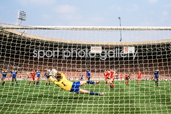 Dave Beasant FA Cup Final Wimbledon v Liverpool 1988 