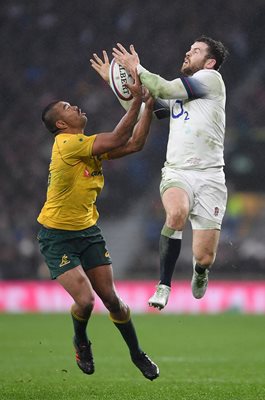 Kurtley Beale v Elliot Daly Australia v England Twickenham 2017