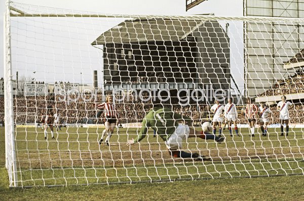 David Peach Southampton v Crystal Palace 1976 FA Cup Semi Final 