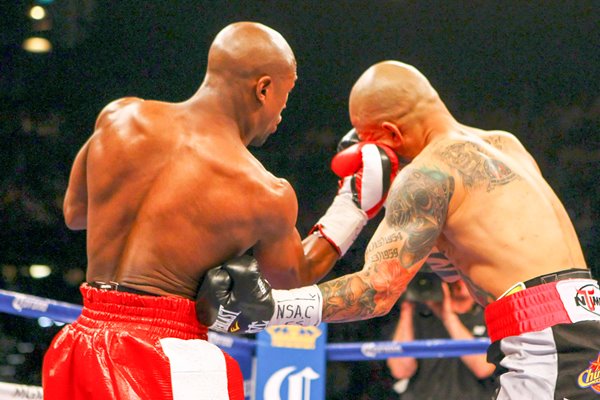 Floyd Mayweather Jr. connects with Miguel Cotto 2012