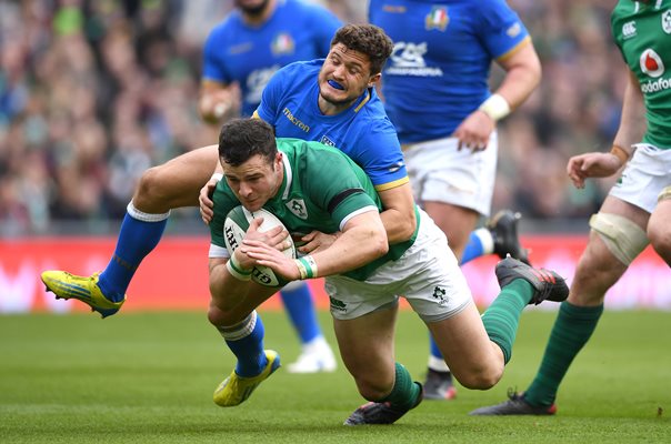 Robbie Henshaw Ireland v Italy Dublin Six Nations 2018