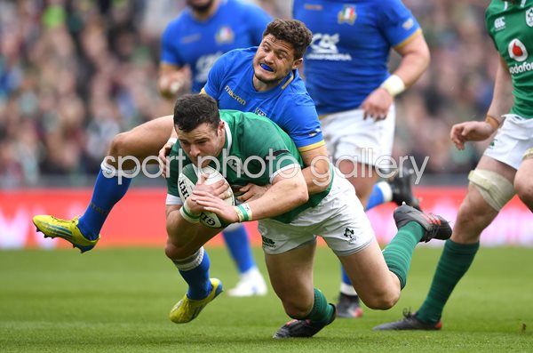 Robbie Henshaw Ireland v Italy Dublin Six Nations 2018
