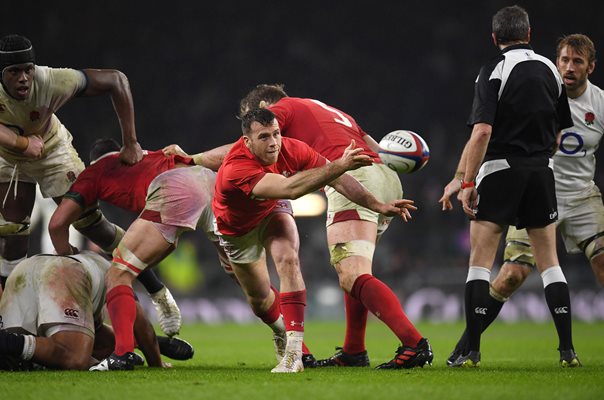 Gareth Davies Wales v England Twickenham Six Nations 2018