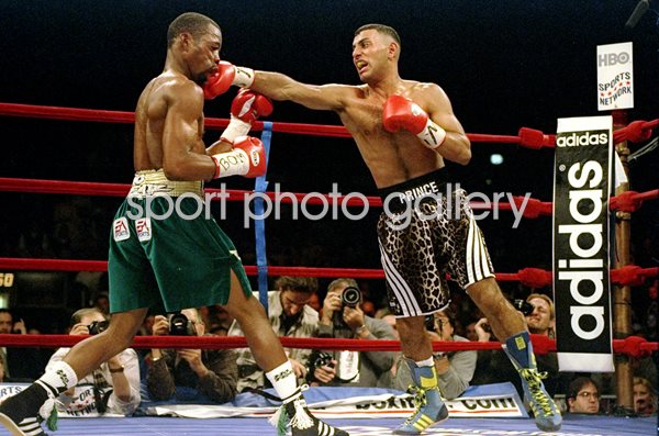 Prince Naseem Hamed knocks out Kevin Kelley New York 1997
