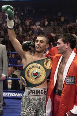 Naseem Hamed celebrates v Manuel Calvo London 2002