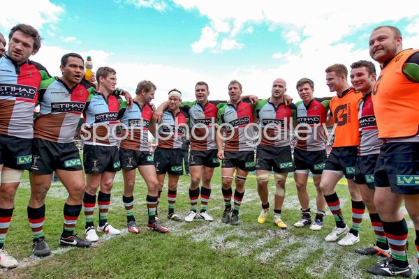 The Harlequins team celebrate - Aviva Premiership Semi Final
