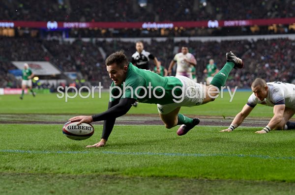Jacob Stockdale Ireland scores v England 6 Nations Twickenham 2018
