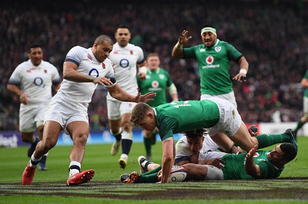 Garry Ringrose Ireland scores v England 6 Nations Twickenham 2018