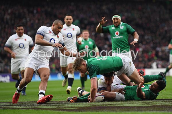 Garry Ringrose Ireland scores v England 6 Nations Twickenham 2018
