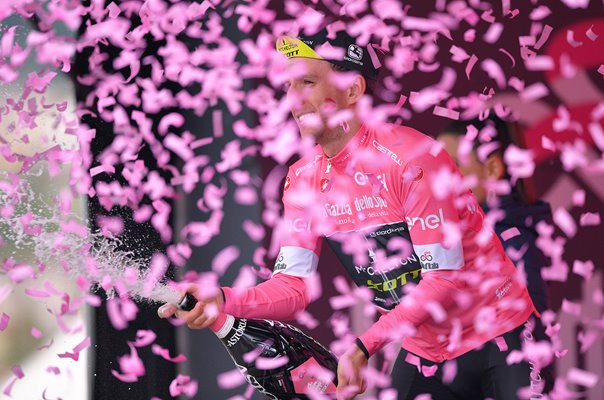 Simon Yates Mitchelton-Scott Pink Jersey Stage 10 Giro 2018