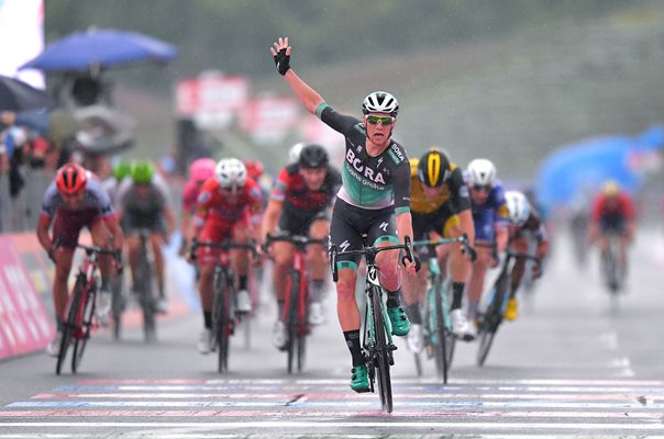 Sam Bennett Ireland wins Stage 12 Giro d'Italia 2018